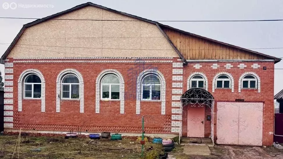 Дом в Мариинский Посад, Красноармейская улица, 54 (250 м) - Фото 1