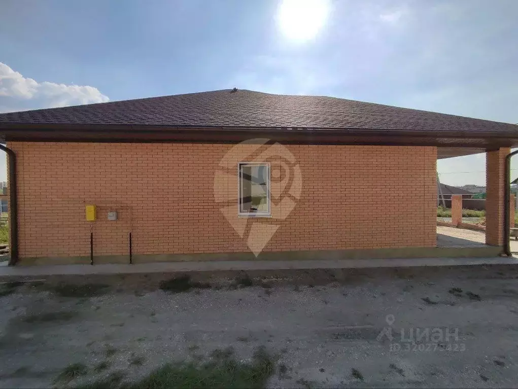 Дом в Белгородская область, Старооскольский городской округ, с. ... - Фото 1
