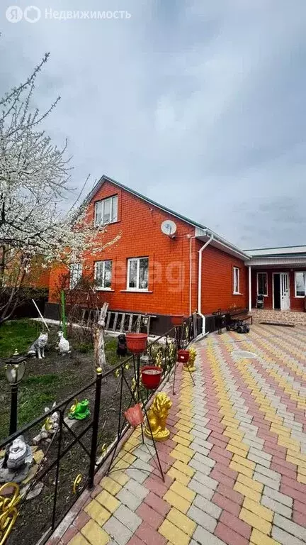 Дом в посёлок Новосадовый, Виноградная улица (215 м) - Фото 0