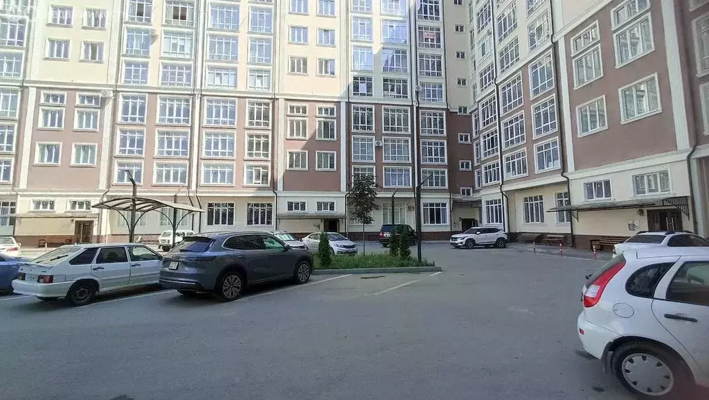 2-комнатная квартира: Нальчик, улица Тлостанова, 28 (72 м) - Фото 1