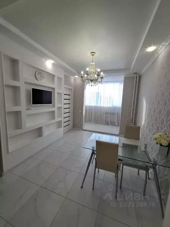 1-к кв. Тюменская область, Тюмень ул. Тимофея Чаркова, 81к2 (40.0 м) - Фото 1