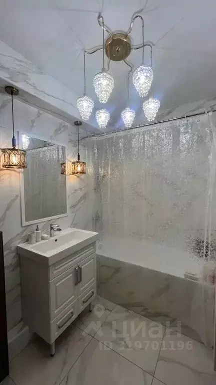 2-к кв. Пермский край, Пермь ул. Строителей, 37А (43.0 м) - Фото 1