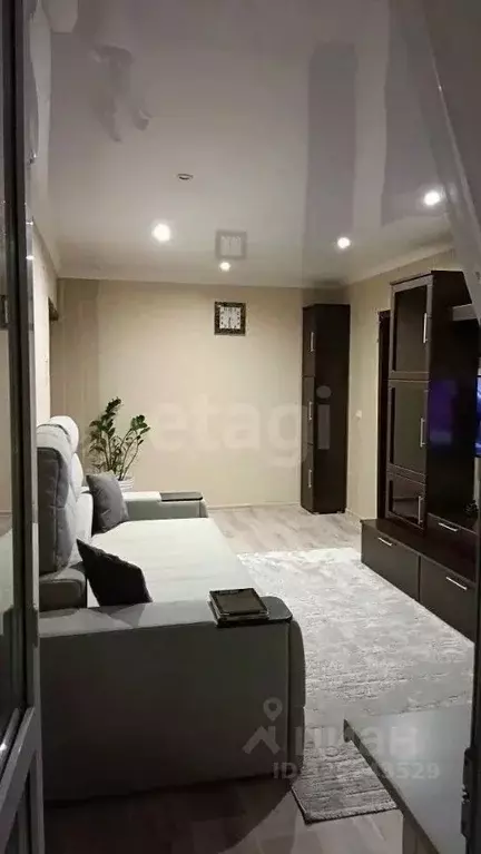 2-к кв. Челябинская область, Миасс просп. Автозаводцев, 9 (44.3 м) - Фото 1