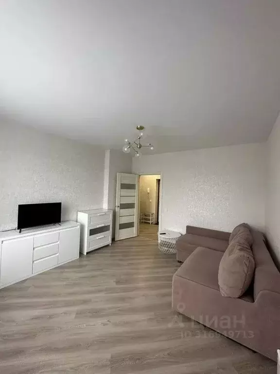 1-к кв. Татарстан, Казань ул. Чингиза Айтматова, 7 (40.0 м) - Фото 1