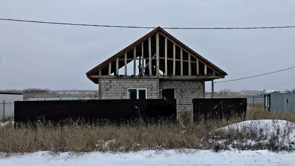 Дом в Волгоградская область, Среднеахтубинский район, Фрунзенское ... - Фото 1