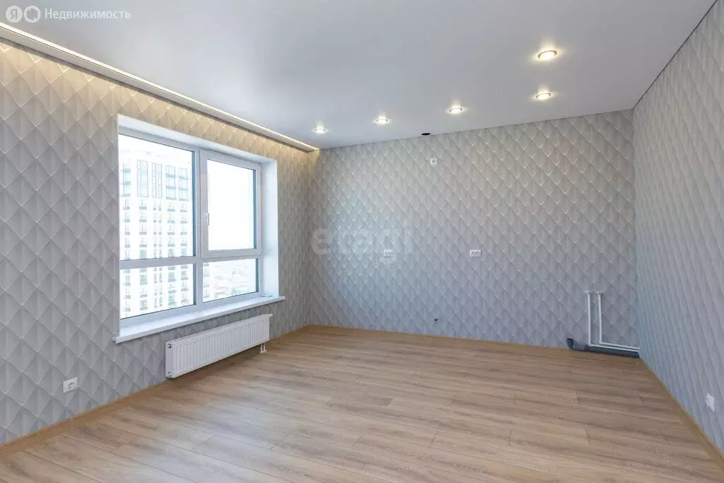 Квартира-студия: Тюмень, улица Тимофея Чаркова, 93 (29.8 м) - Фото 2