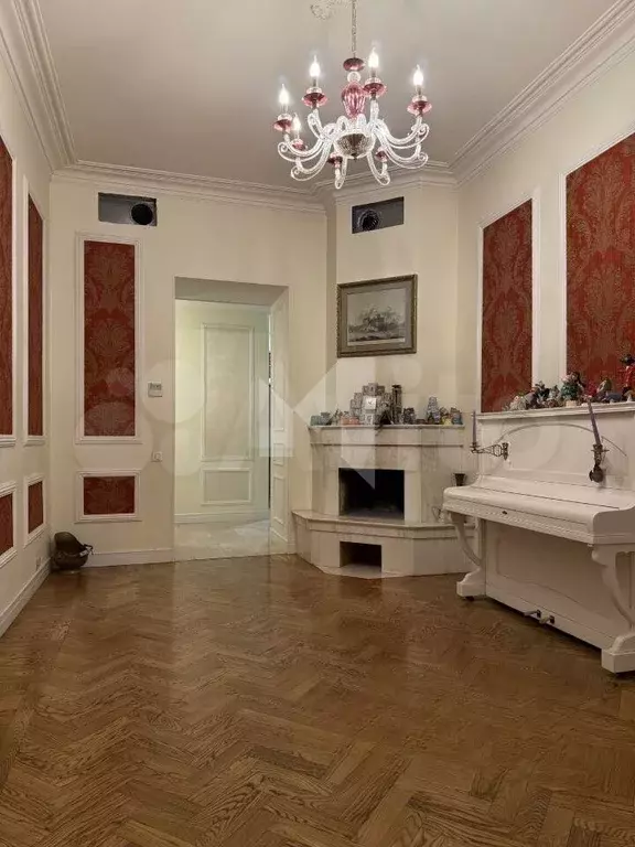 5-к. квартира, 130 м, 3/6 эт. - Фото 1