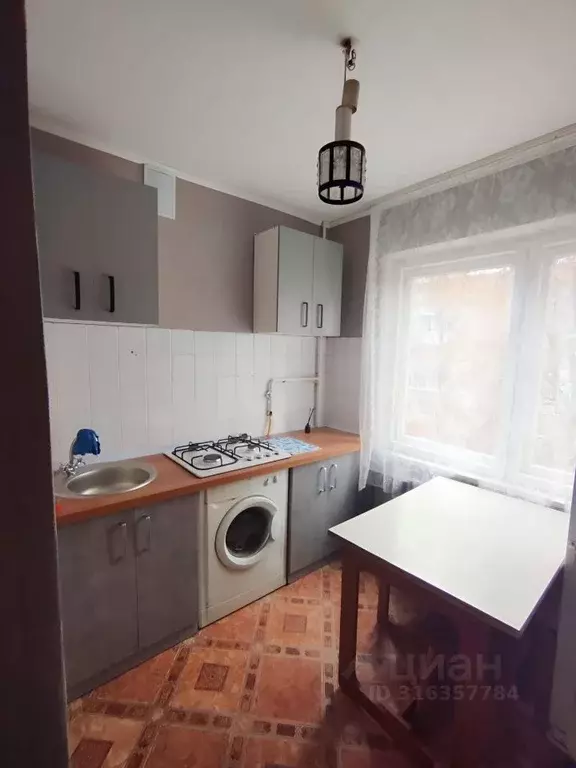 2-к кв. Калужская область, Калуга Николо-Козинская ул., 65 (48.0 м) - Фото 0