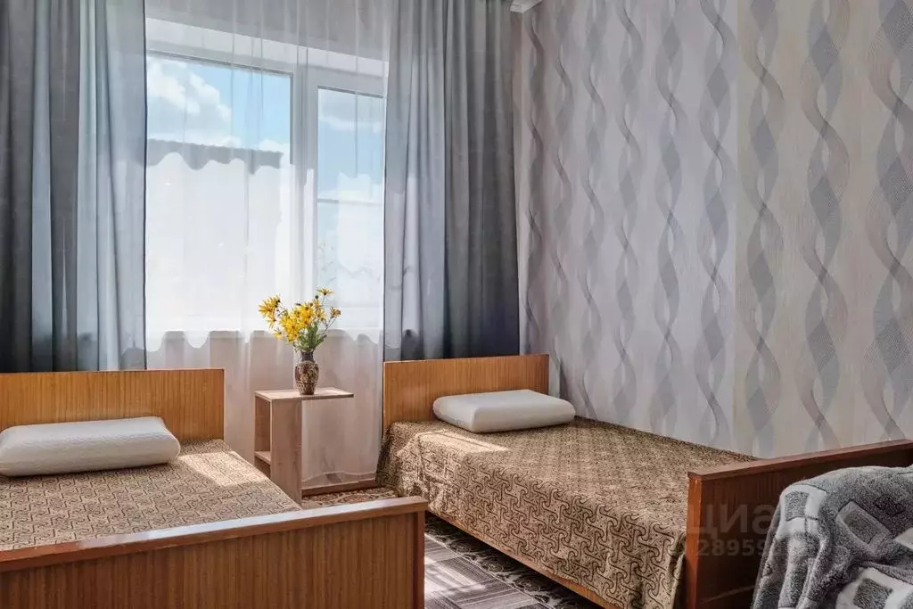 Дом в Алтайский край, Яровое ул. Комарова, 71 (100 м) - Фото 1