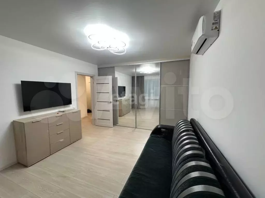2-к. квартира, 57 м, 1/5 эт. - Фото 1