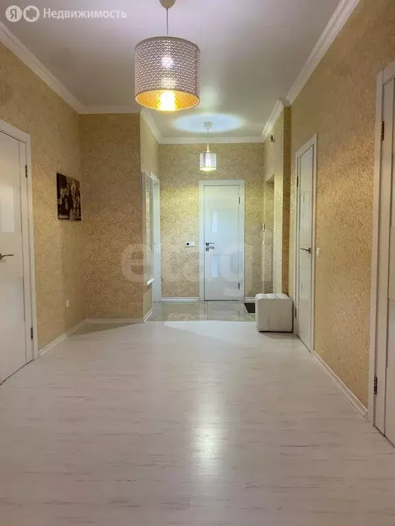 3-комнатная квартира: Краснодар, Дальняя улица, 4/2к2 (101 м) - Фото 1