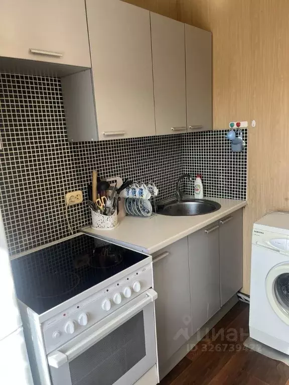 1-к кв. Челябинская область, Челябинск Российская ул., 222 (33.0 м) - Фото 2