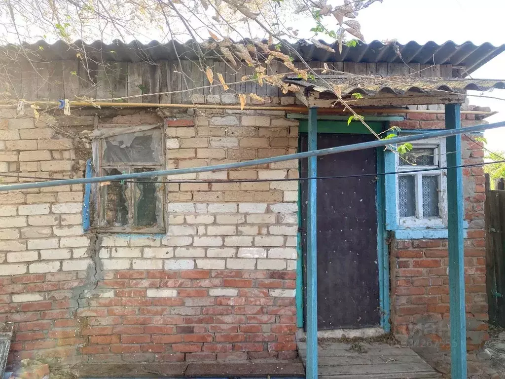 Дом в Саратовская область, Ровное рп ул. Красноармейская (39 м) - Фото 1