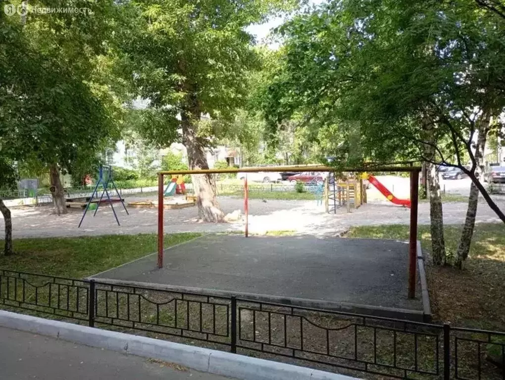 2-комнатная квартира: Тюмень, улица Елизарова, 76 (45 м) - Фото 0