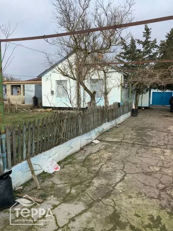 Дом в Крым, Сакский район, Веселовское с/пос, с. Наташино ул. Полевая, ... - Фото 2