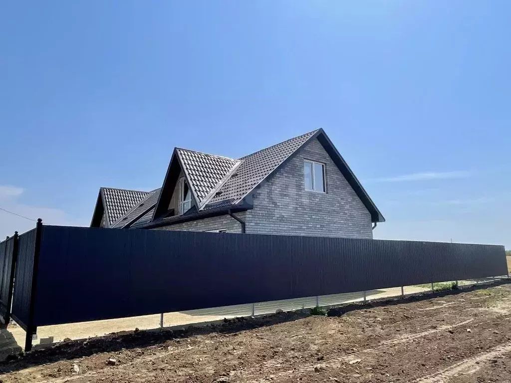 Дом в Краснодарский край, Ейск Ивановская ул. (100 м) - Фото 1