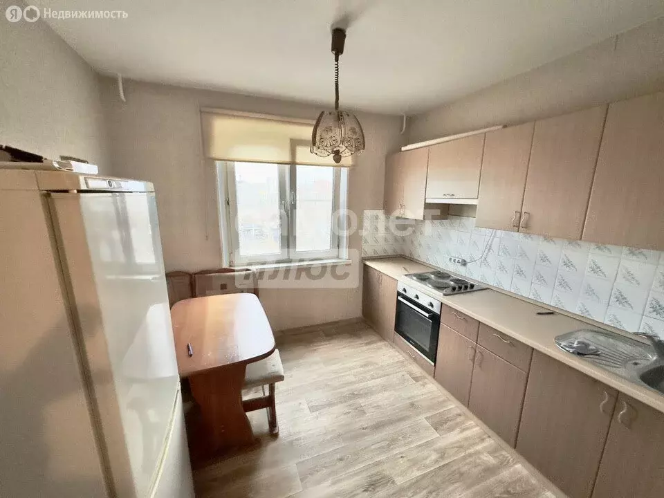 2-комнатная квартира: Челябинск, улица Братьев Кашириных, 102 (51 м) - Фото 1