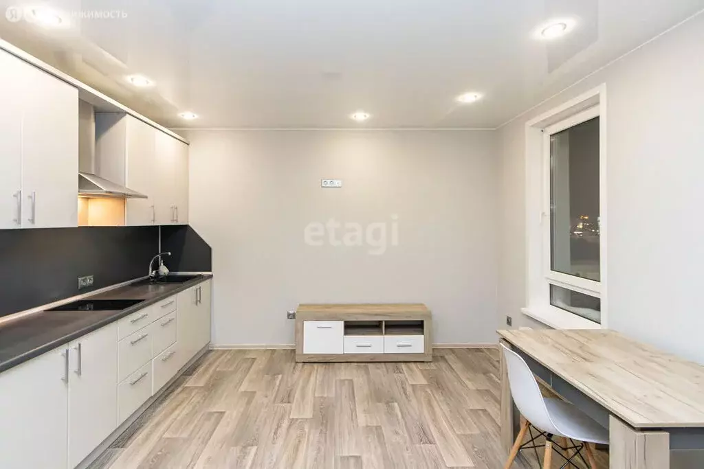 Квартира-студия: Тюмень, Обдорская улица, 1к1 (30.2 м) - Фото 1