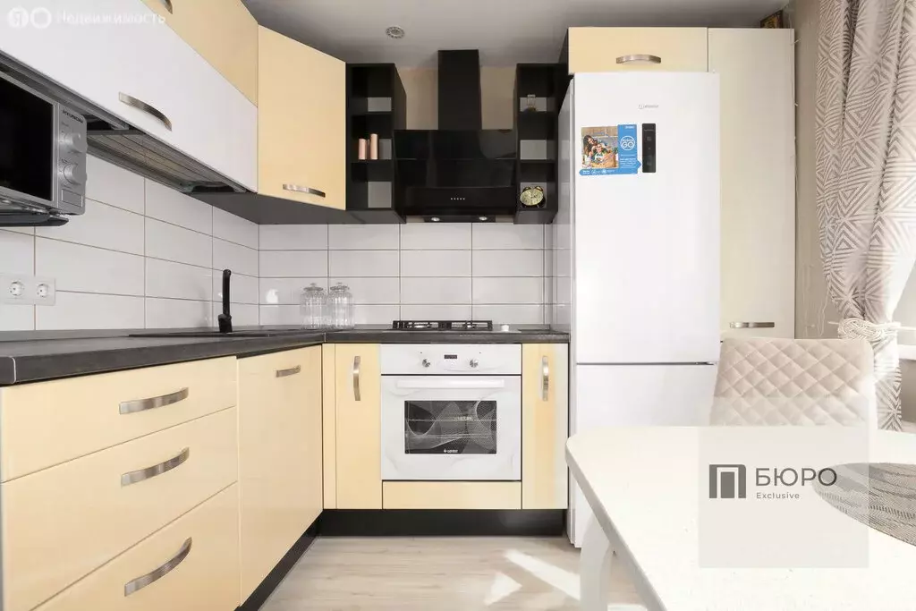 1-комнатная квартира: Волжский, улица Волжской Военной Флотилии, 62 ... - Фото 1