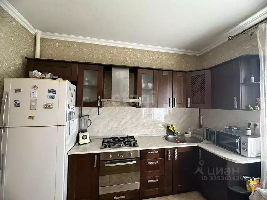 Дом в Адыгея, Майкопский район, Краснооктябрьское с/пос, пос. ... - Фото 1