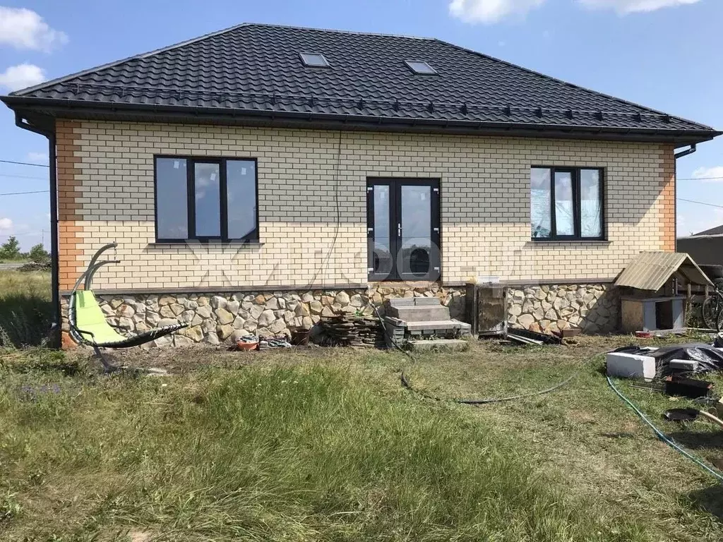 Дом в Белгородская область, Строитель Яковлевский городской округ, ул. ... - Фото 1