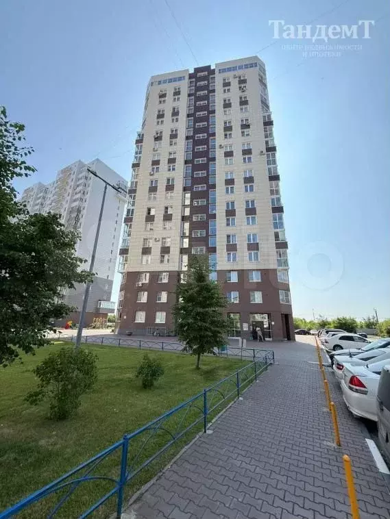 2-к. квартира, 60 м, 6/17 эт. - Фото 0