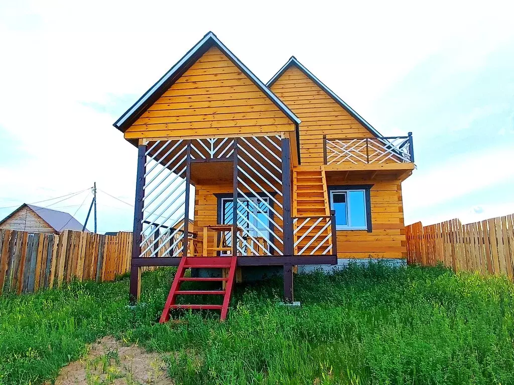 Дом в Урик, 2-й Советский переулок (150 м) - Фото 1