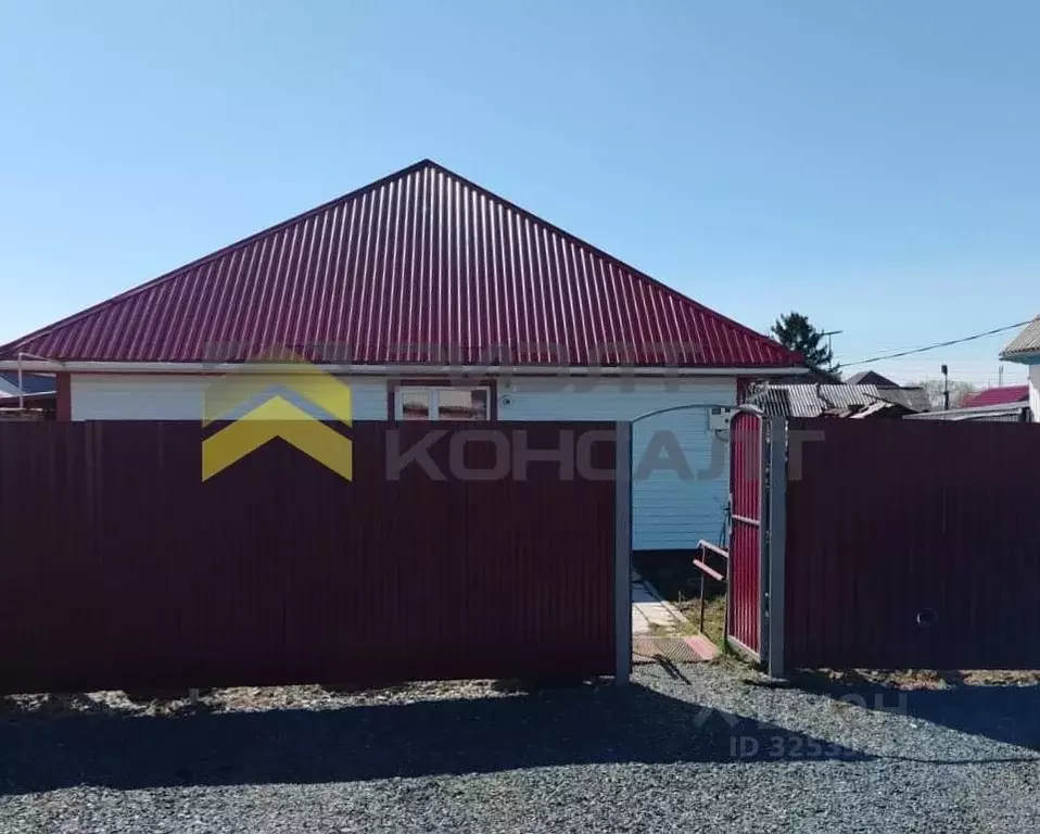 Дом в Омская область, Таврическое рп ул. Садовая, 48 (116 м) - Фото 1