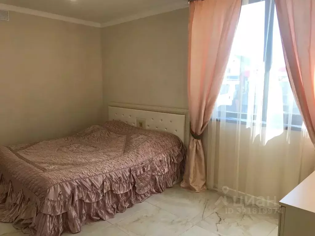 Дом в Севастополь с. Орлиное, ул. Интернациональная, 35 (210 м) - Фото 0