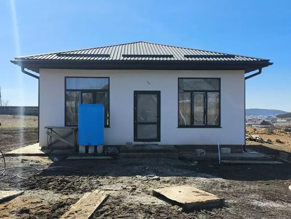 Дом в Крым, Симферопольский район, Трудовское с/пос, с. Строгоновка ... - Фото 1