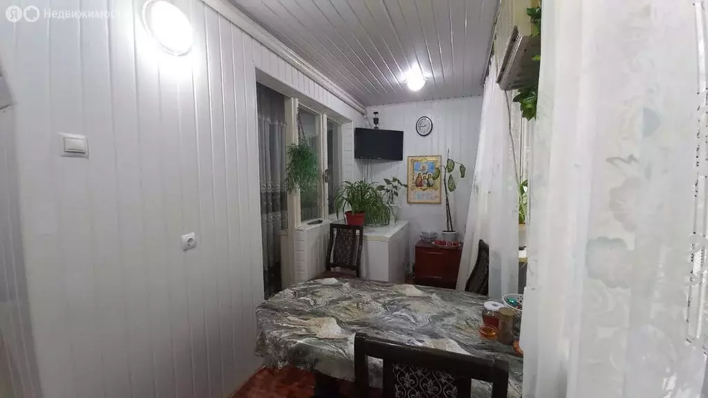 4-комнатная квартира: Кизляр, улица Свердлова, 32 (74 м) - Фото 0