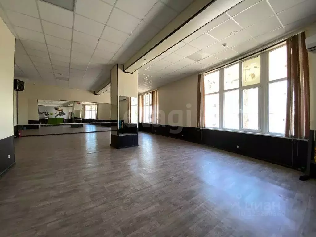 Помещение свободного назначения в Краснодарский край, Апшеронск ... - Фото 1