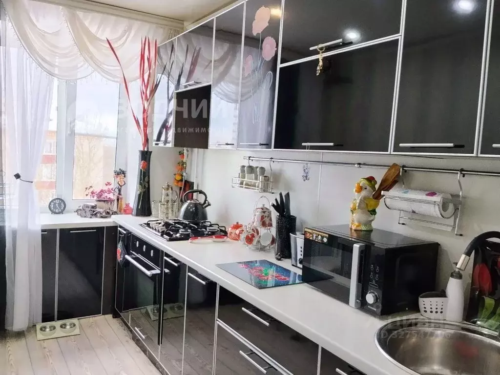 3-к кв. Чувашия, Шумерля Октябрьская ул., 18 (64.0 м) - Фото 1