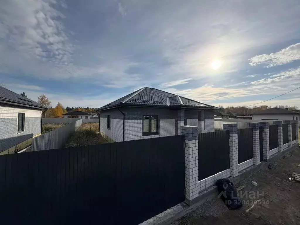 Дом в Тюменская область, Тюменский муниципальный округ, с. Гусево  ... - Фото 1