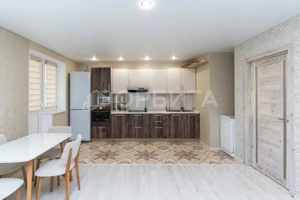 2-к кв. Тюменская область, Тюмень ул. Пермякова, 79 (83.0 м) - Фото 1