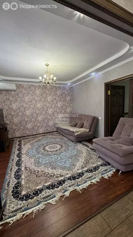 3-комнатная квартира: Нальчик, улица Идарова, 54Б (80 м) - Фото 1