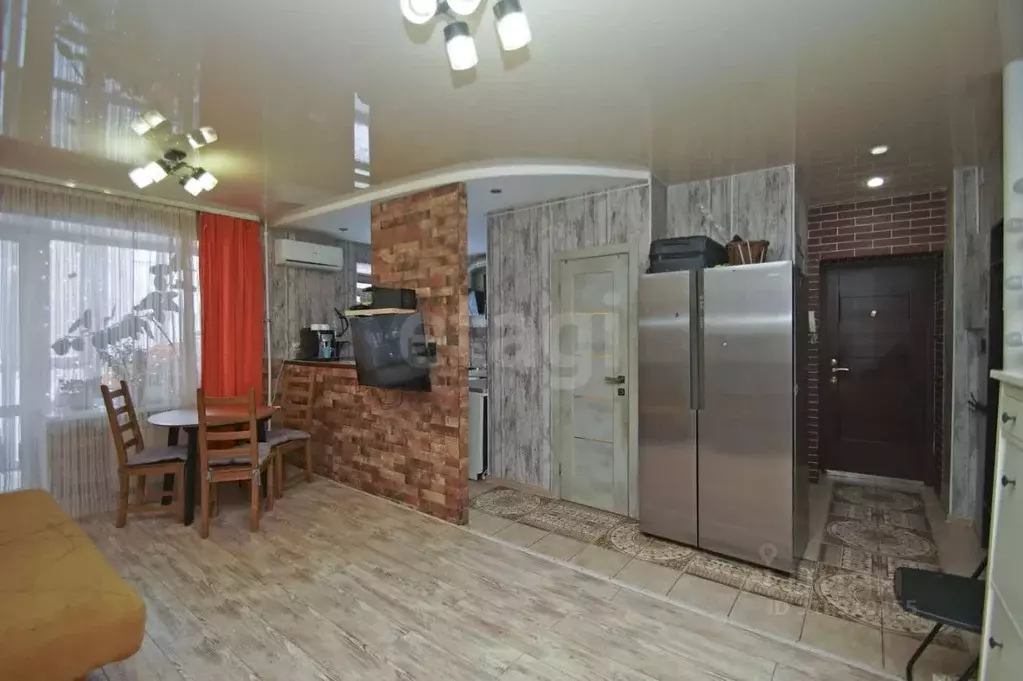 3-к кв. Омская область, Омск просп. Карла Маркса, 10А (55.0 м) - Фото 0