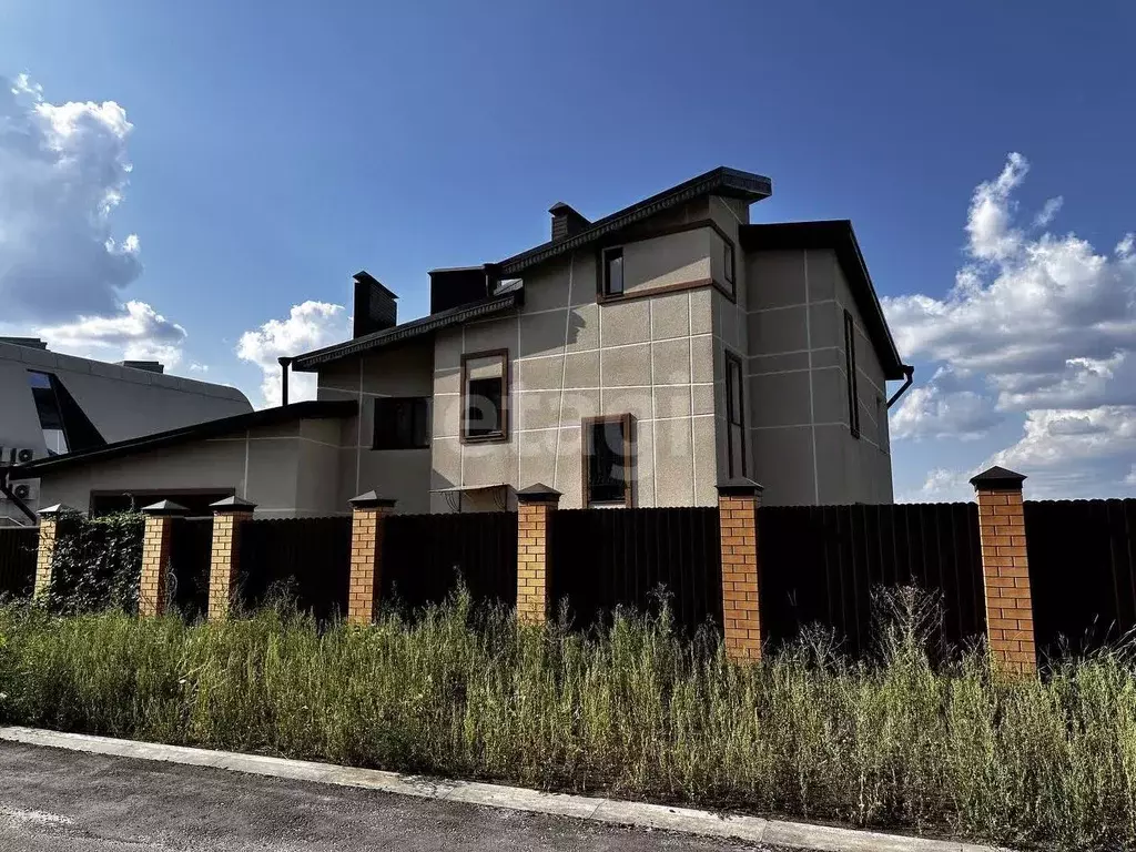 Дом в Белгородская область, Белгород ул. Имени М.Е. Катукова, 7 (372 ... - Фото 1