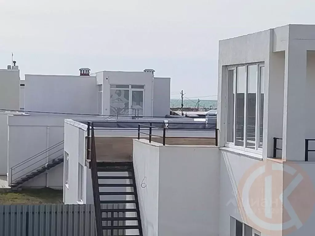 Дом в Крым, Сакский район, Молочненское с/пос, Мирамар кп ул. Мирная, ... - Фото 1