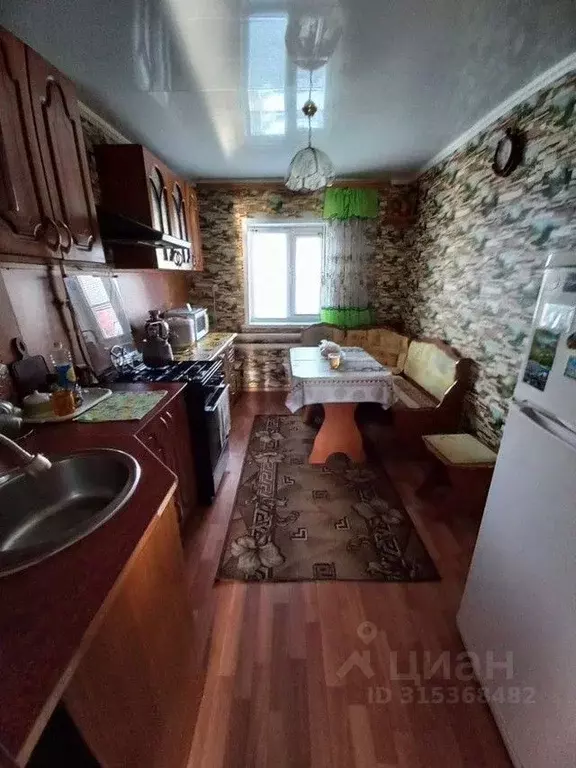 Дом в Мордовия, Рузаевский район, с. Левжа ул. Ленина, 56А (100 м) - Фото 0