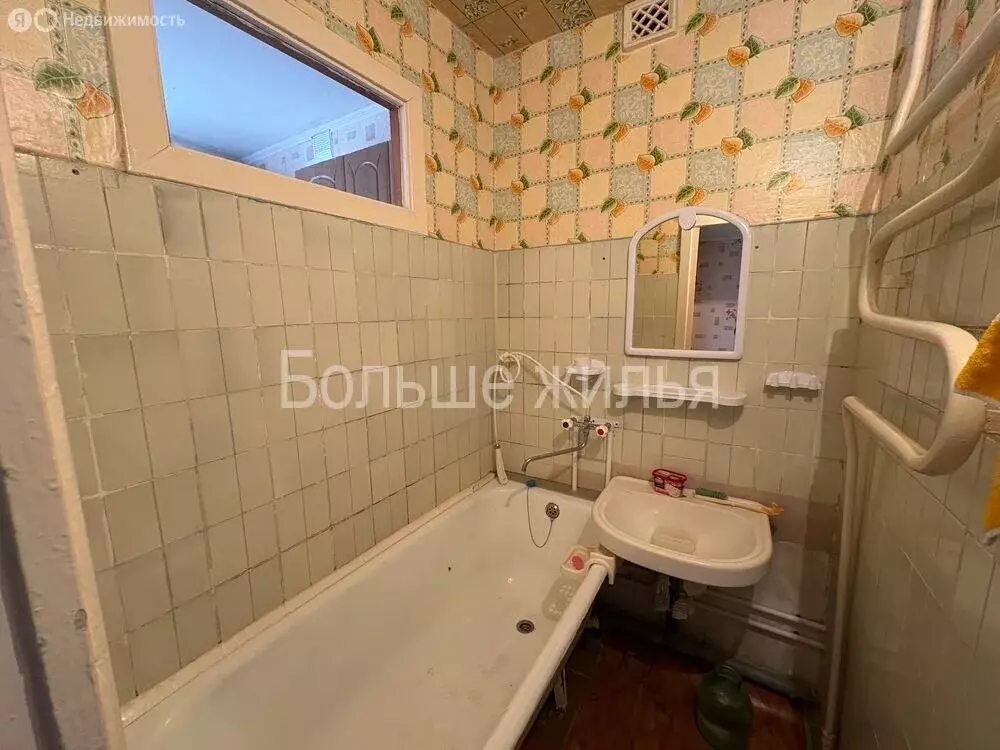 3-комнатная квартира: Волгоград, микрорайон Жилгородок, улица Савкина, ... - Фото 1