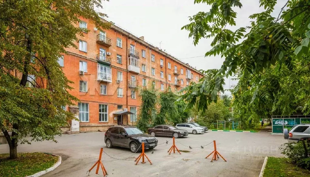 3-к кв. Новосибирская область, Новосибирск ул. Ленина, 13 (76.1 м) - Фото 0