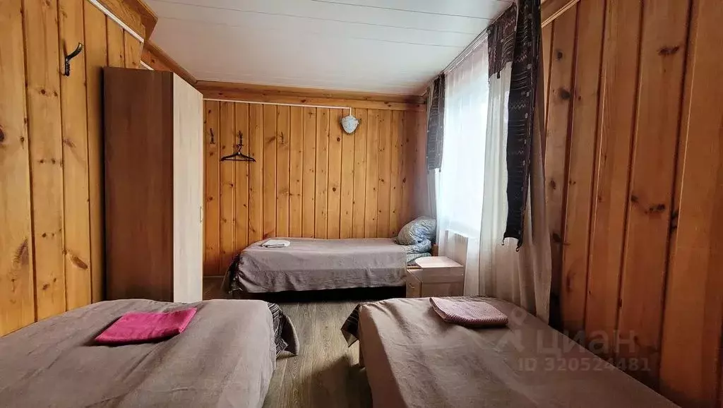 Комната Алтай, Чемальский район, с. Чемал Советская ул., 4 - Фото 1