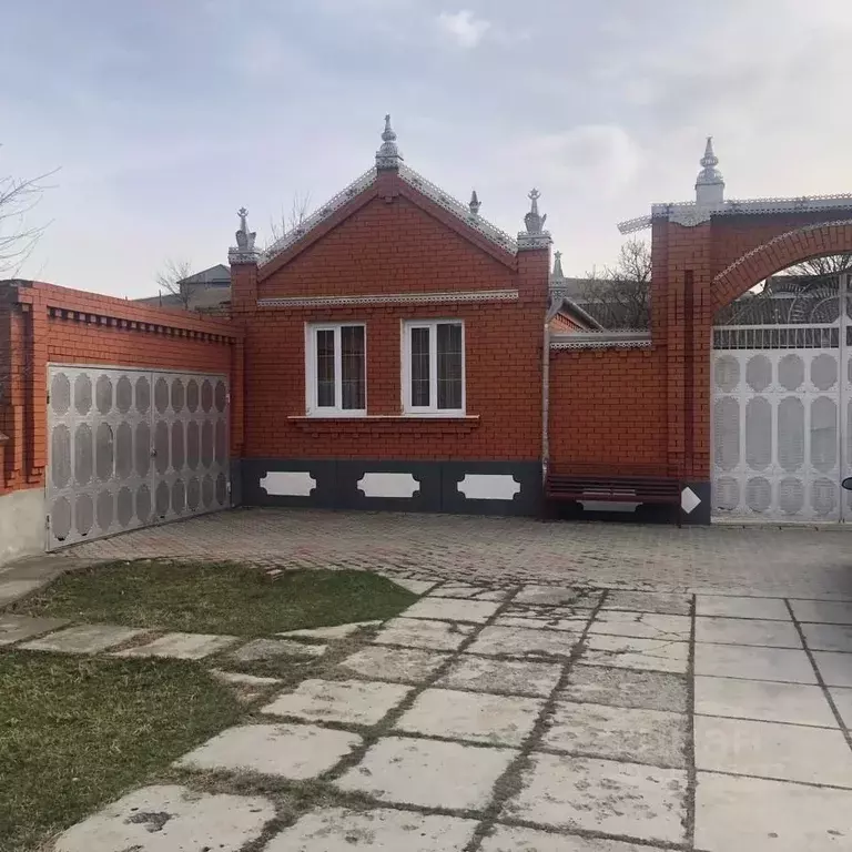 Дом в Ингушетия, Малгобекский район, с. Верхние Ачалуки Горная ул., 15 ... - Фото 1