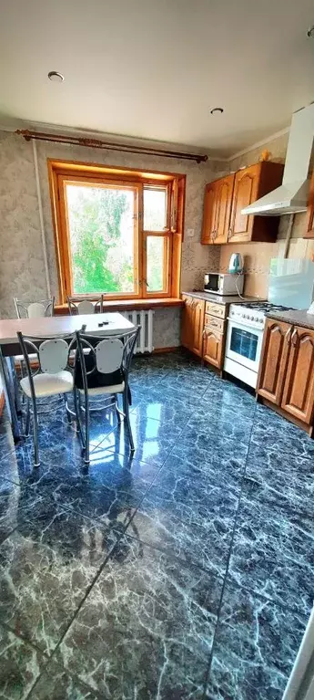 3-к кв. Саратовская область, Балаково Трнавская ул., 8А (64.0 м) - Фото 1