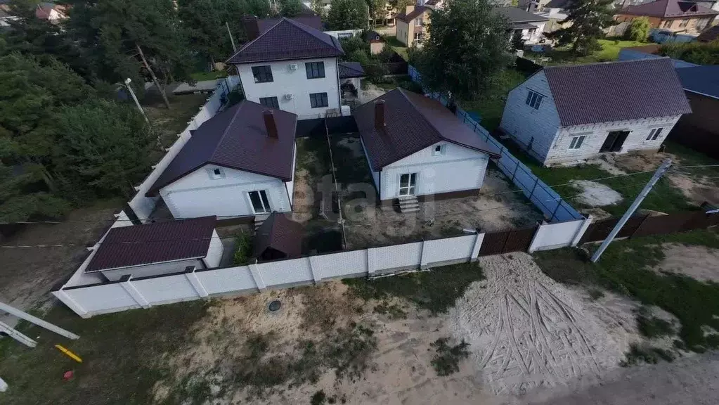 Дом в Воронежская область, Воронеж ул. Генерала Халютина, 42 (75 м) - Фото 1