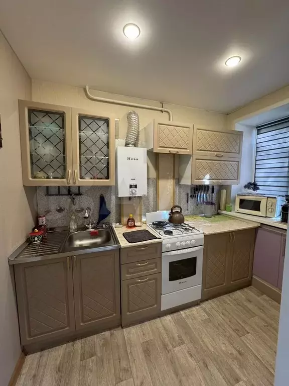 2-к. квартира, 31,8 м, 1/3 эт. - Фото 0