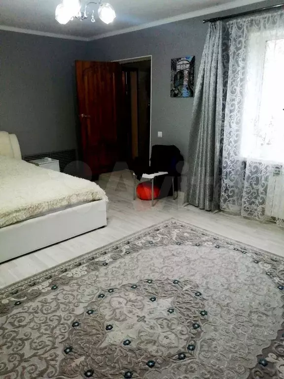 3-к. квартира, 100 м, 1/2 эт. - Фото 1