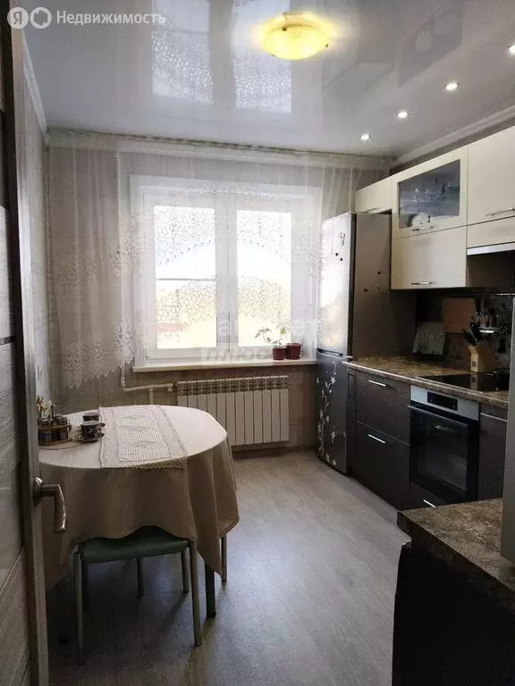 3-комнатная квартира: Бийск, переулок Николая Гастелло, 6 (64 м) - Фото 1