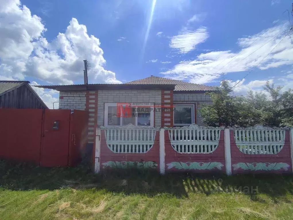 Дом в Белгородская область, Старооскольский городской округ, с. ... - Фото 0